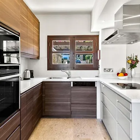 3 Bedroom Kedros With Private Pool And Hot Tub, Aphrodite Hills فيلة كوكليا