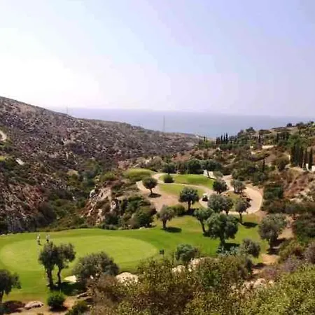 3 Bedroom Kedros With Private Pool And Hot Tub, Aphrodite Hills Kouklia