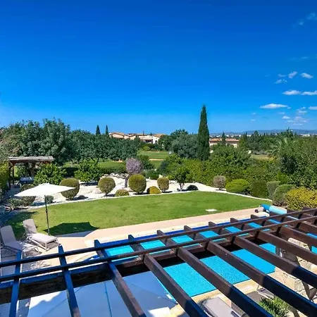 3 Bedroom Kedros With Private Pool And Hot Tub, Aphrodite Hills Kouklia