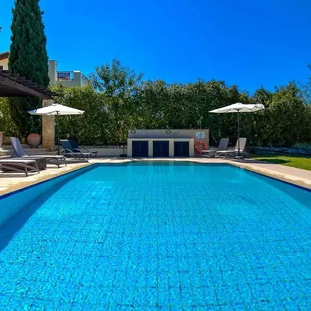 3 Bedroom Kedros With Private Pool And Hot Tub, Aphrodite Hills Villa
