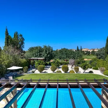 3 Bedroom Kedros With Private Pool And Hot Tub, Aphrodite Hills Vilă Kouklia