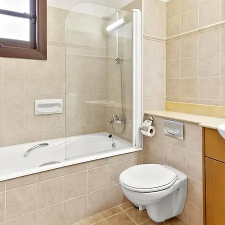 3 Bedroom Kedros With Private Pool And Hot Tub, Aphrodite Hills Villa Kouklia