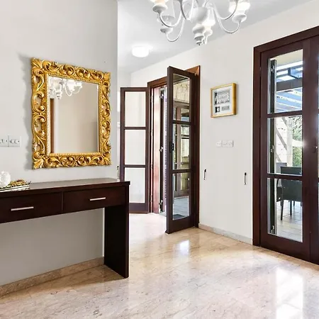 3 Bedroom Kedros With Private Pool And Hot Tub, Aphrodite Hills *