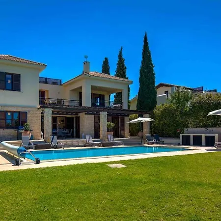 3 Bedroom Kedros With Private Pool And Hot Tub, Aphrodite Hills