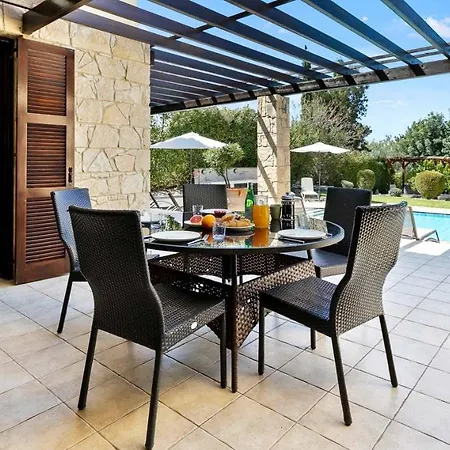 3 Bedroom Kedros With Private Pool And Hot Tub, Aphrodite Hills